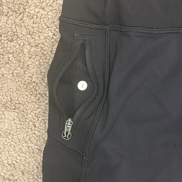 Lululemon size 2 black leggings - Picture 4 of 4